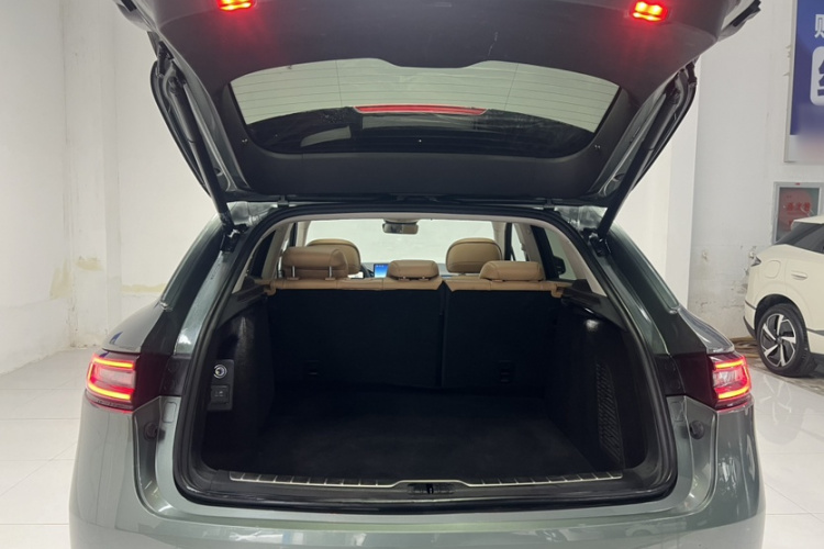 鸿蒙智行 问界M5 2022款 增程四驱性能版局部细节23