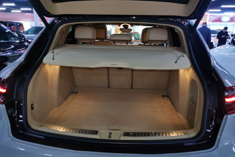 保时捷 2016款 Macan 2.0T机舱底盘23
