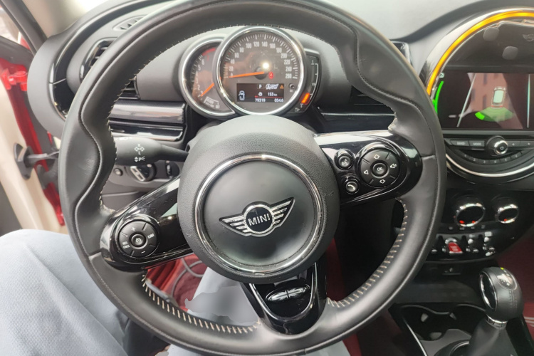 MINI Clubman 2018款 1.5T COOPER 艺术家中控内饰13