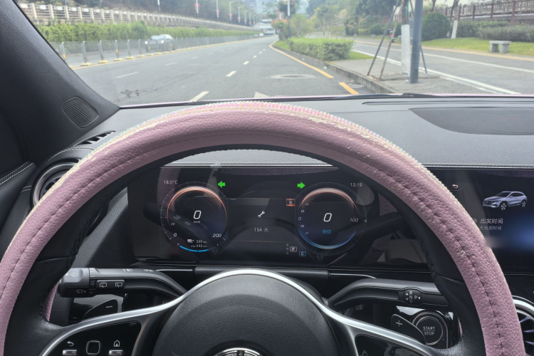 奔驰EQA 2022款 EQA 260中控内饰7005