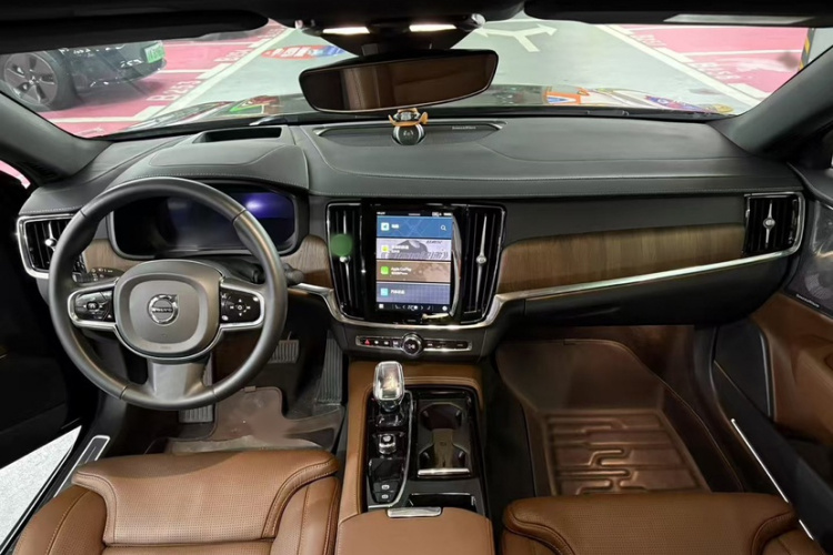 沃尔沃S90新能源 2024款 插电式混动 四驱长续航智雅豪华版中控内饰7004