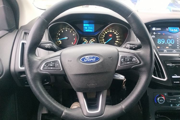 福特 福克斯 2015款 两厢 1.6L 自动风尚型中控内饰13