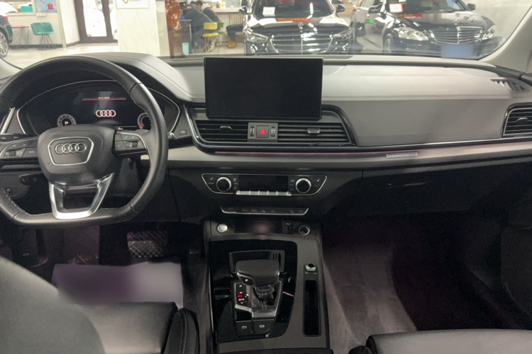 奥迪Q5L 2022款 40T 豪华动感型中控内饰7001