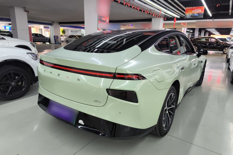 小鹏P7 2022款 625E车身外观7