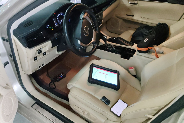 雷克萨斯ES 2013款 300h 精英版中控内饰7002