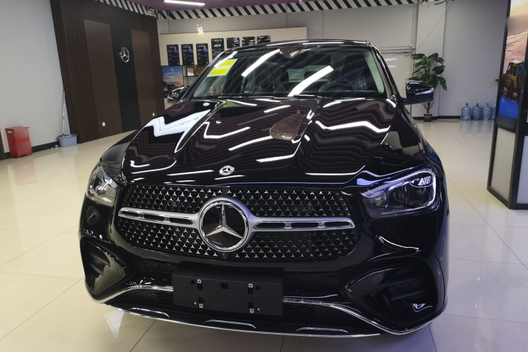 奔驰GLE轿跑 2024款 GLE 350 4MATIC 轿跑SUV 时尚型车身外观2