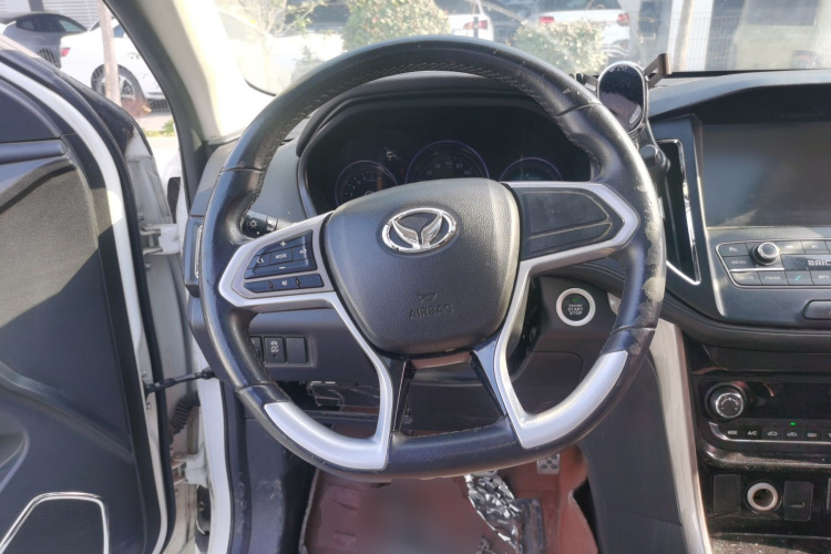 北汽幻速S5 2017款 1.3T 手动尊贵型中控内饰13