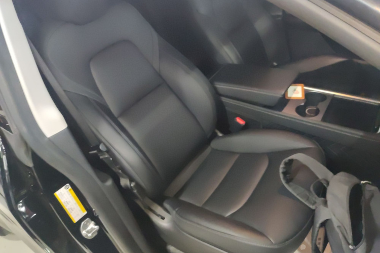 特斯拉 Model Y 2022款 改款 后轮驱动版局部细节41