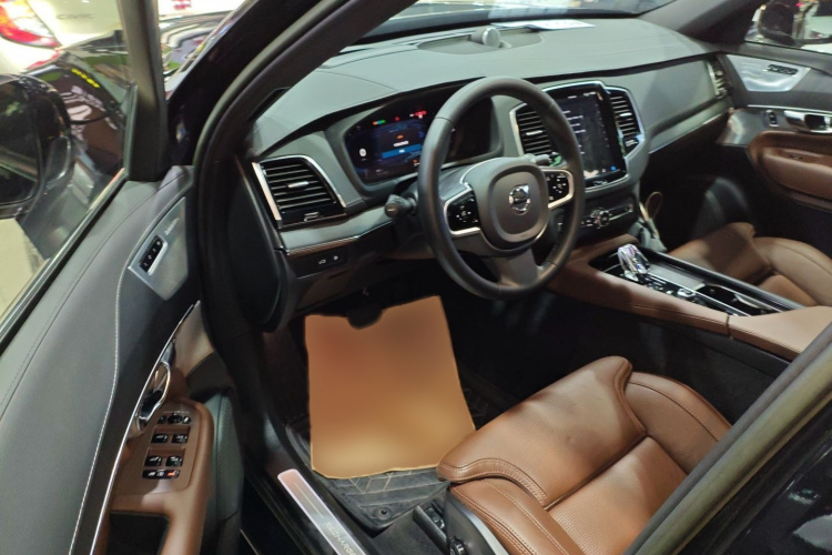 沃尔沃XC90新能源 2023款 T8 RECHARGE 智尊豪华版 7座中控内饰7003