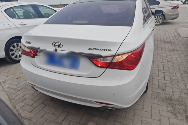 现代 索纳塔 2014款 2.0L 自动豪华版车身外观6