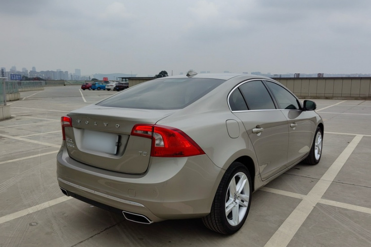 沃尔沃S60 2014款 S60L T5 智驭版车身外观6002