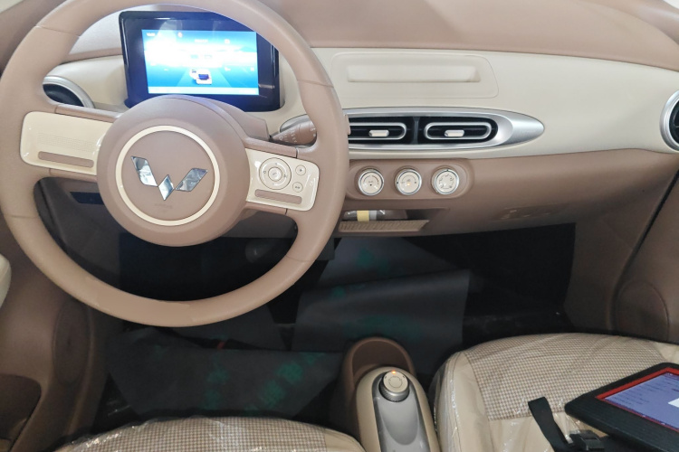 五菱汽车 宏光MINIEV 2025款 四门版 进阶款中控内饰12