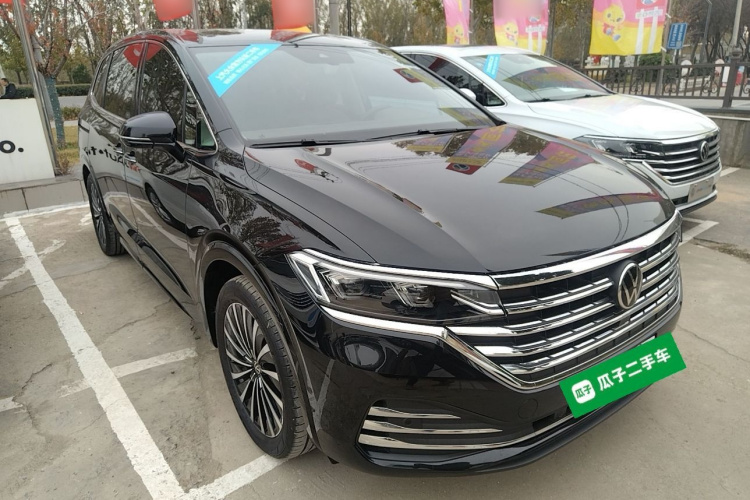 大众 威然 2024款 380TSI 尊贵版车身外观3