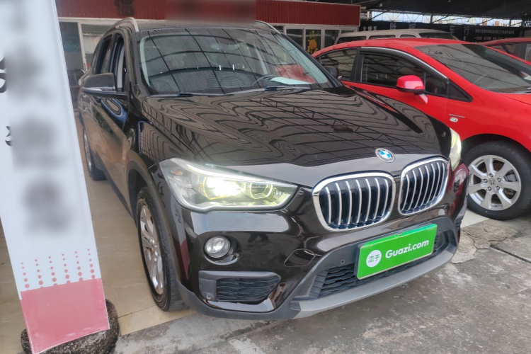 宝马X1 2016款 sDrive18Li 尊享型车身外观3