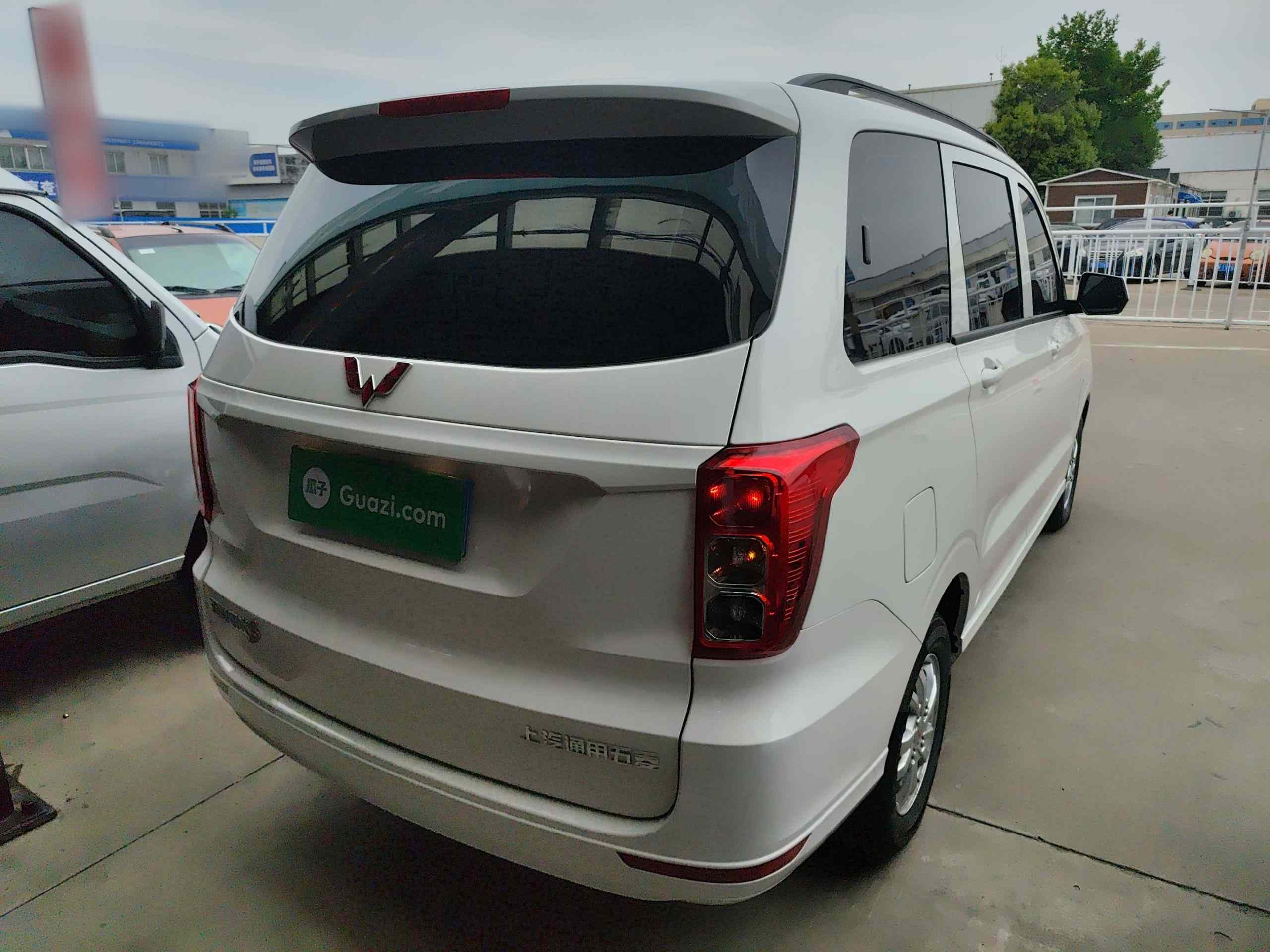 五菱汽车 五菱宏光 2021款 改款1.5L S标准型 电动助力LAR(4)