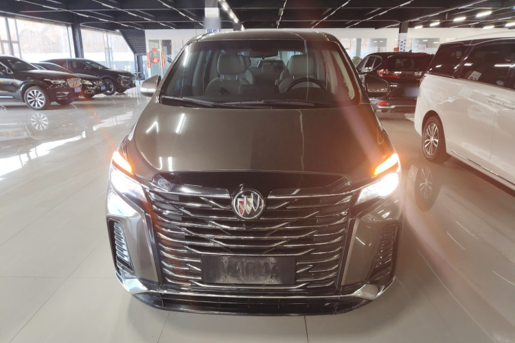 别克GL8 2023款 陆上公务舱 智享型车身外观2