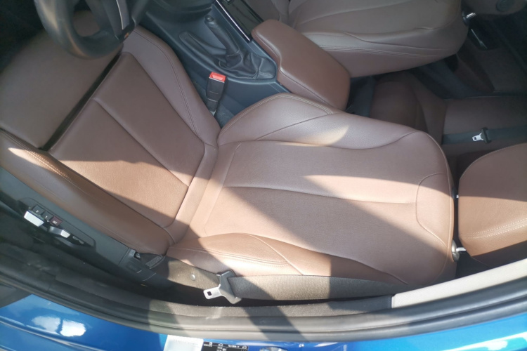 宝马3系 2018款 320Li 领先型M运动套装中控内饰19