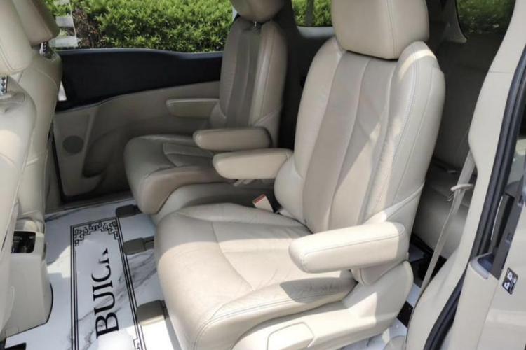 别克GL8 2014款 3.0L GT豪华商务豪雅版中控内饰7003