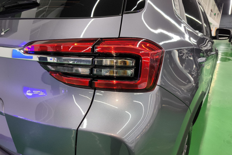 奇瑞 瑞虎5x 2025款 1.5L CVT卓越版车身外观9