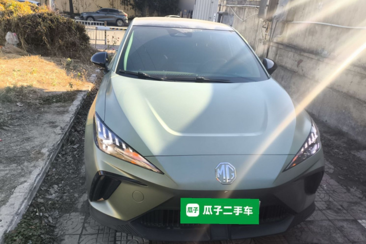 名爵 MG4 EV 2022款 425km 豪华版车身外观2