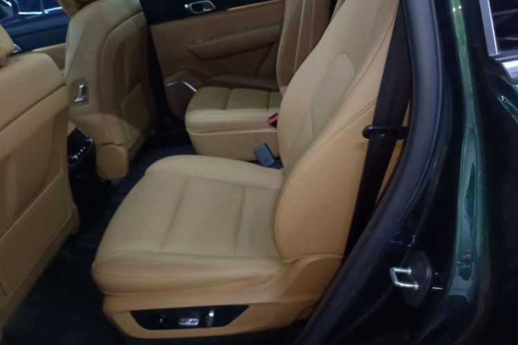 理想汽车 理想ONE 2021款 增程6座版中控内饰7002