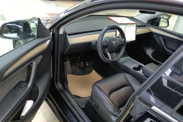 特斯拉 Model Y 2021款 标准续航后驱版中控内饰20