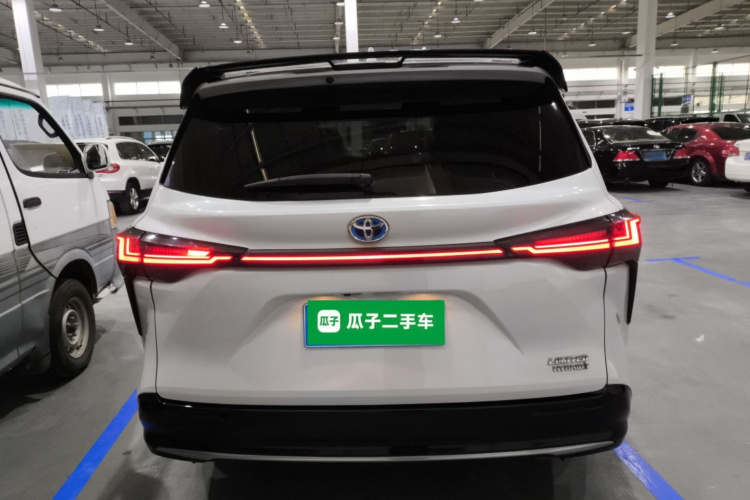 丰田 赛那SIENNA 2021款 2.5L混动 尊贵版车身外观6