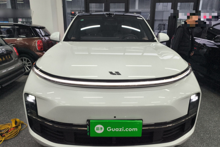 理想汽车 理想L8 2025款 Pro 智能焕新版车身外观2