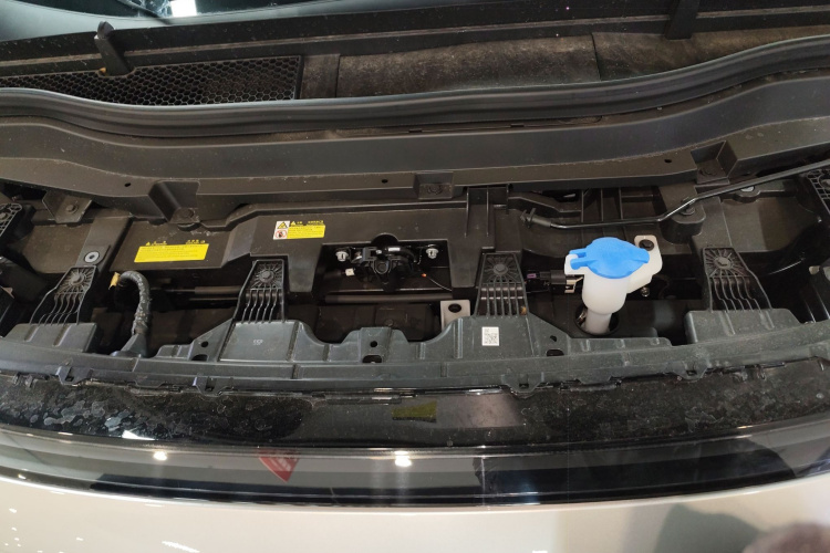 小鹏X9 2025款 740超长续航 Max局部细节24