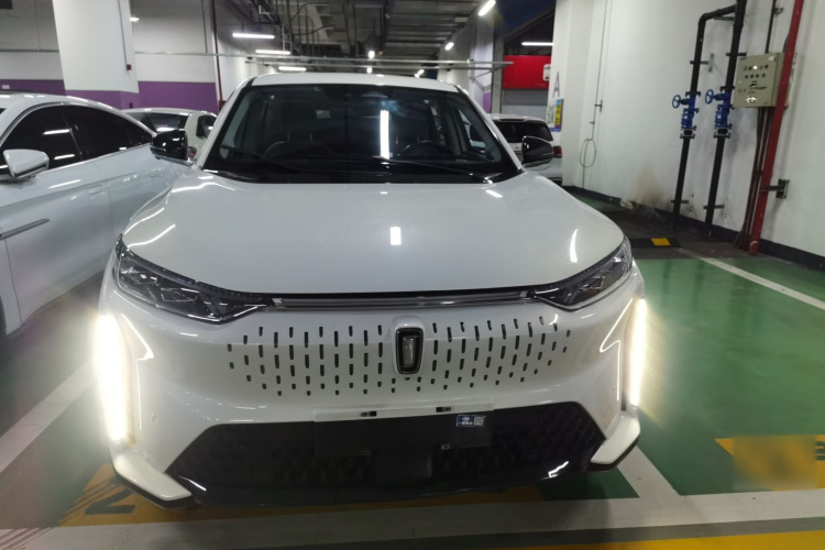 奔腾E01 2020款 空间曲率型车身外观2