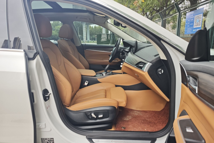 宝马6系GT 2022款 630i 豪华设计套装中控内饰7003