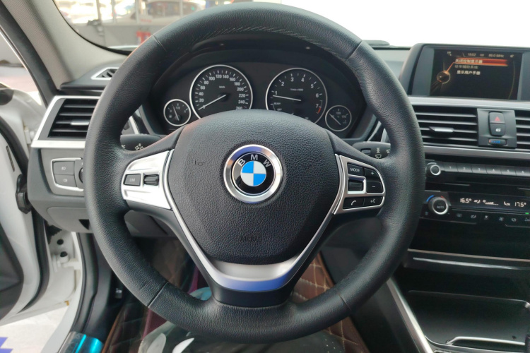 宝马3系 2017款 320Li xDrive 时尚型中控内饰13
