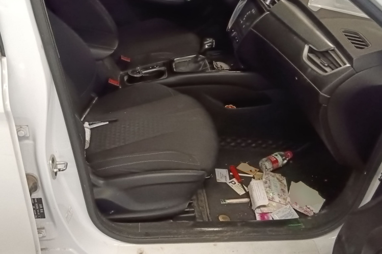 荣威i5 2020款 1.5L 自动4G互联领豪版局部细节41