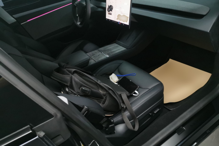 特斯拉 Model 3 2023款 后轮驱动版局部细节41