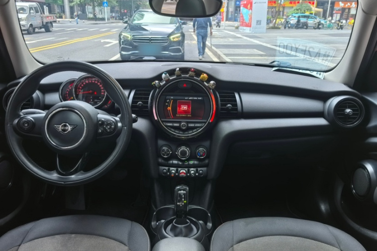 MINI 2019款 1.5T ONE 五门版中控内饰7004