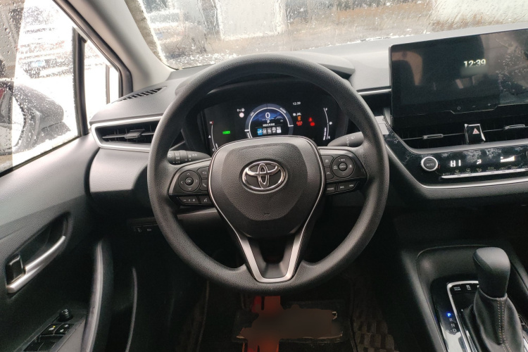 丰田 雷凌 2023款 智能电混双擎 1.8L 领先版局部细节13