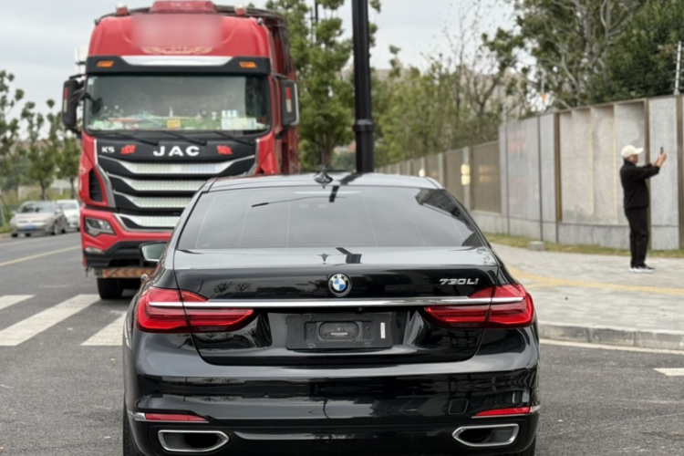 宝马7系 2017款 730Li 领先型车身外观6009