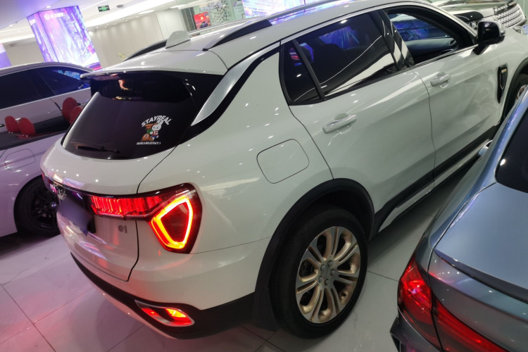 领克01 2017款 2.0T 两驱型Pro版车身外观6005