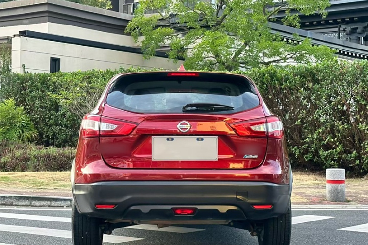 日产 逍客 2016款 2.0L CVT精英版车身外观6004