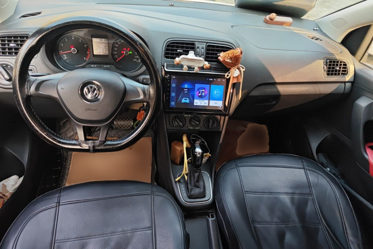 大众 Polo 2016款 1.4L 自动风尚型中控内饰12