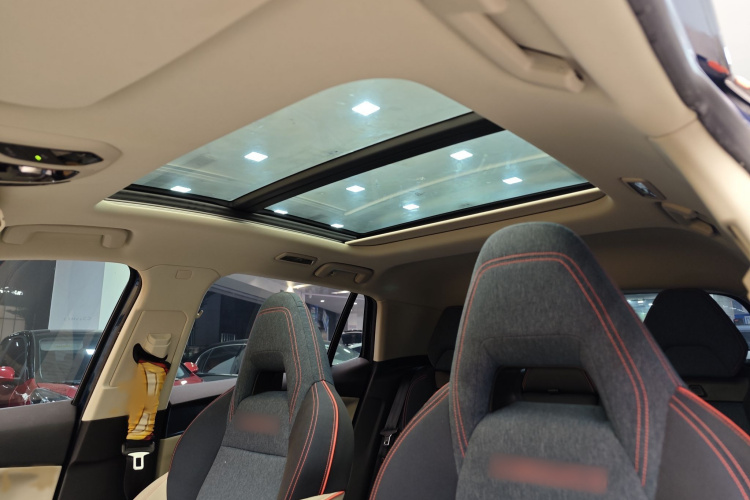 领克06 2020款 1.5T 耀Halo中控内饰7009