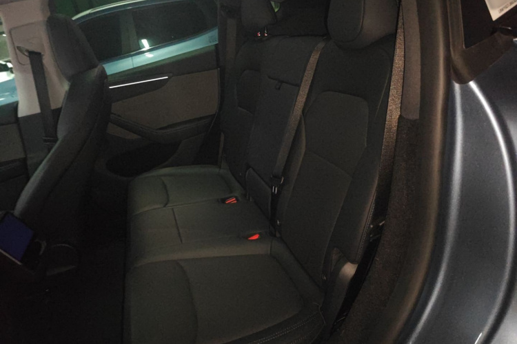 特斯拉 Model Y 2025款 后轮驱动版中控内饰21