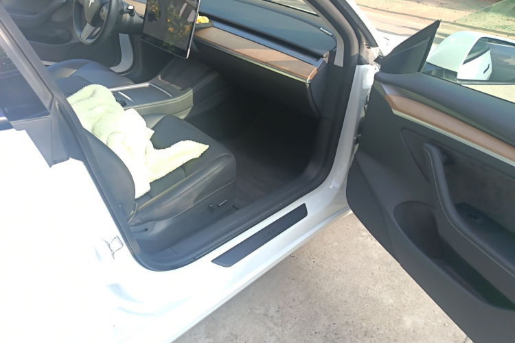 特斯拉 Model 3 2021款 标准续航后驱升级版局部细节9005