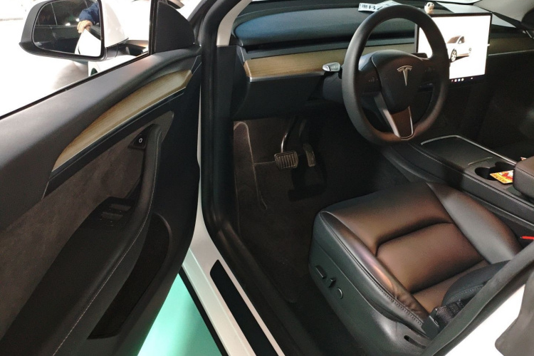 特斯拉 Model Y 2022款 改款 后轮驱动版中控内饰20