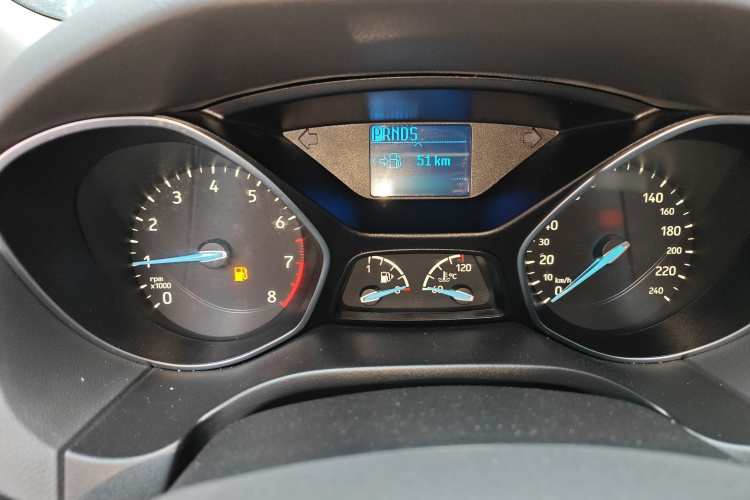 福特 福克斯 2015款 三厢 1.6L 自动风尚型局部细节14