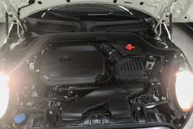 MINI 2018款 1.5T ONE PLUS机舱底盘24