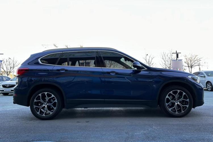 宝马X1 2020款 sDrive25Li 领先型车身外观6004