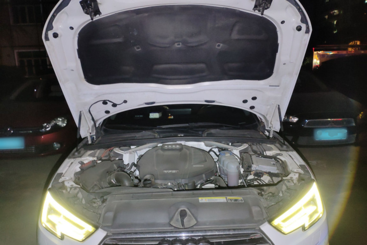 奥迪A4L 2018款 30周年年型 40 TFSI 进取型局部细节24