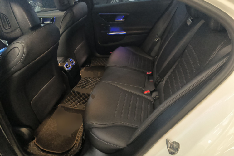 奔驰C级 2023款 C 260 L 运动版中控内饰21