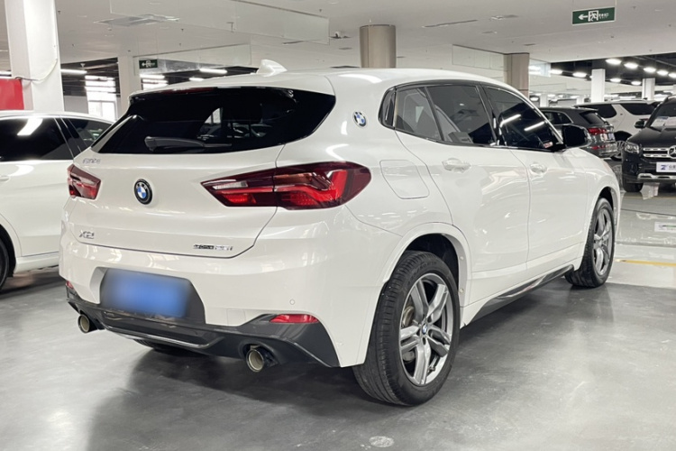 宝马X2 2023款 sDrive25i M运动曜夜版车身外观6004